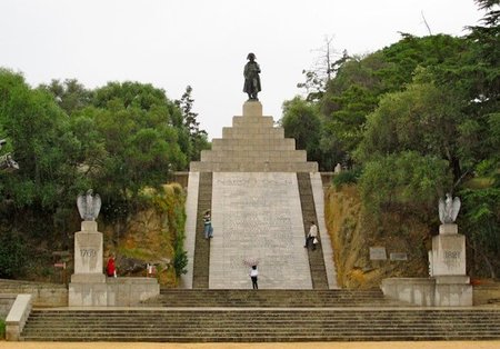 Place d'Austerlitz: Napoleón domina Ajaccio
