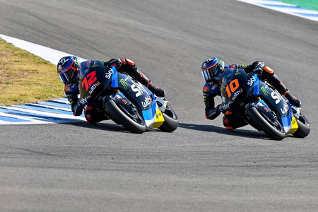 Luca Marini sigue mandando en Jerez y lidera otro doblete del VR46, aunque la moto de Marco Bezzecchi acabó en llamas