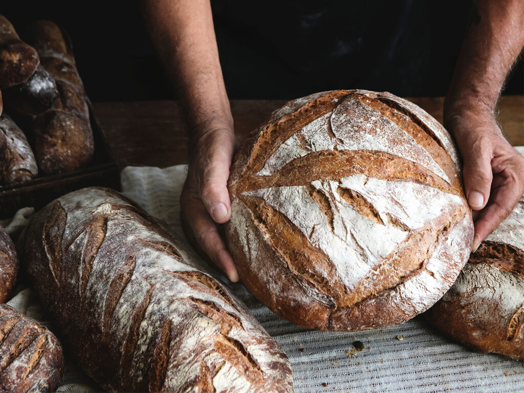 Pan tierno y crujiente durante días: así tienes que guardar el pan en casa para que dure más, según recomiendan los panaderos