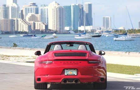Porsche 911 Gts Cabrio35