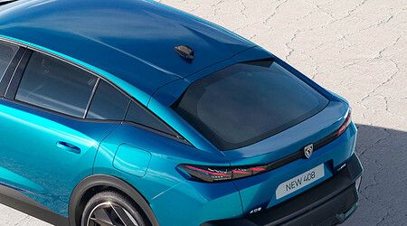 Peugeot 408 PHEV 2023