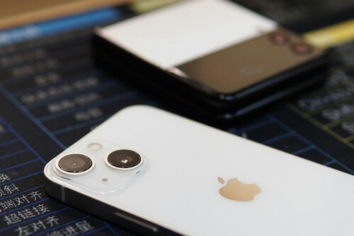 Iphone 16 Galaxy S25