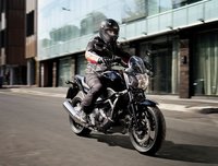 Honda NC700S, una naked media que busca el uso diario