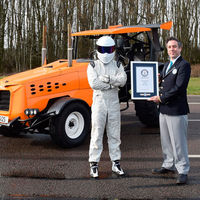 El tractor más rapido del mundo lo ha desarrollado Top Gear y hace historia a 140,3 km/h