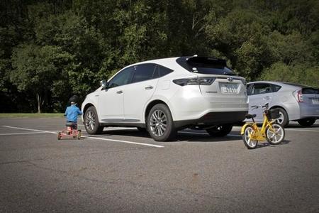 Así son los nuevos sistemas de ayuda en el aparcamiento de Toyota