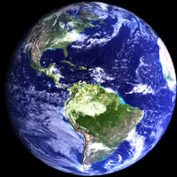 La Tierra gira a 1.670 kilómetros por hora y nosotros no notamos nada. La culpa es de la misma razón por la que ocurre lo mismo cuando viajas en coche 