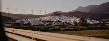El asfalto del futuro ya está en Andalucía: inteligente, reciclado y con sensores que controlan desde la velocidad a la que conduces hasta cuándo habrá que repararlo 