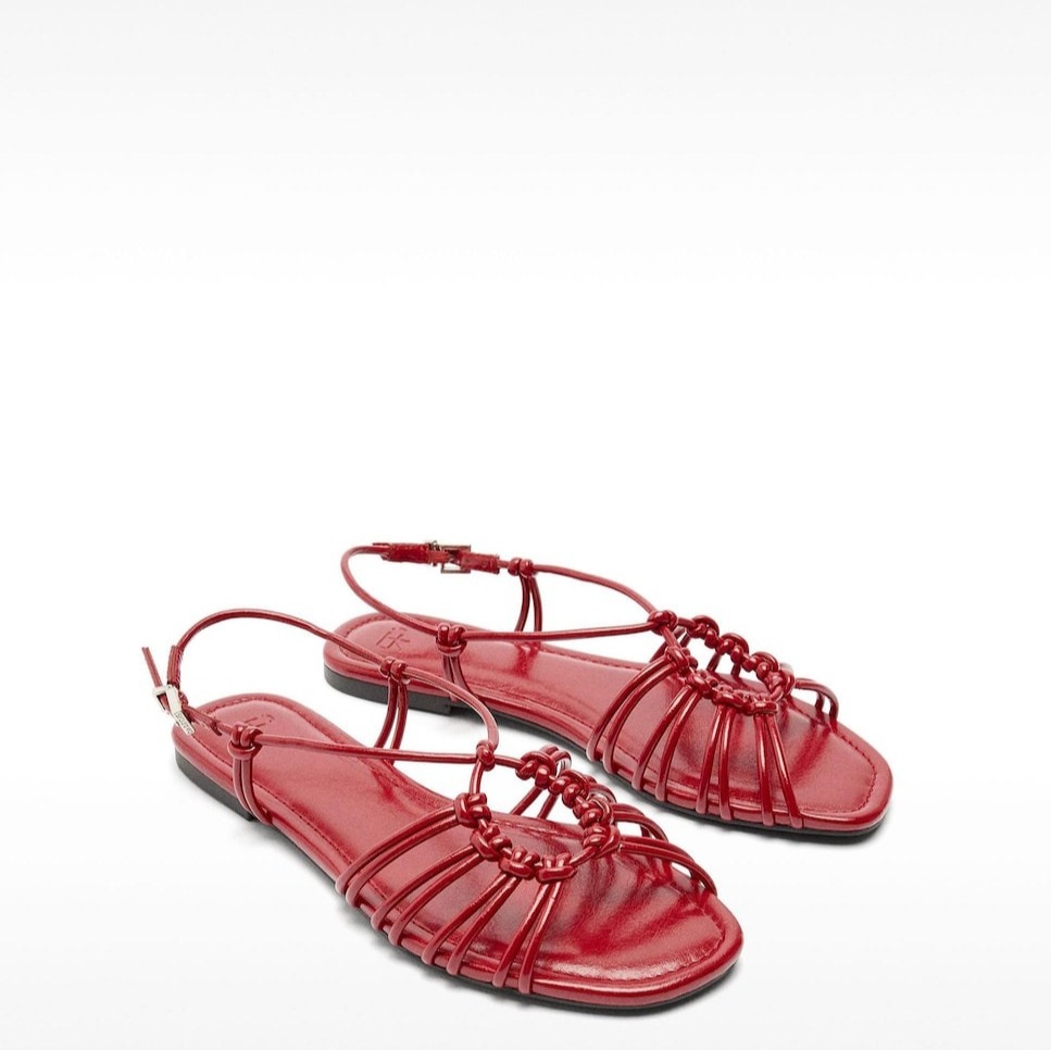 Parfois - Sandalias planas de mujer con tiras finas y nudos en liso.