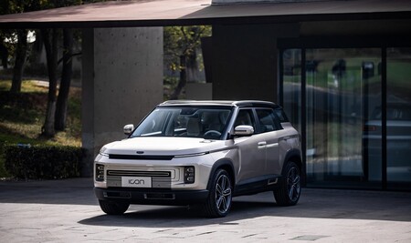 Geely planea crear una nueva marca premium de coches eléctricos para rivalizar con Tesla