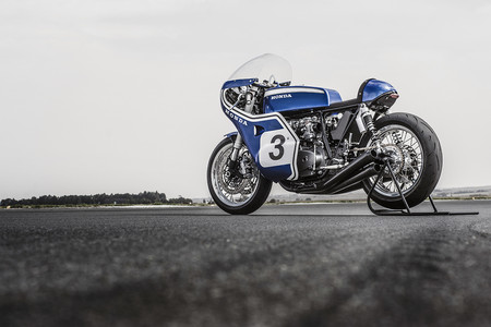 Sublime restomod. Esta Honda CR550 es pura esencia campeona de hace medio siglo