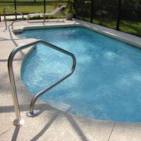 Tengo piscina en casa y quiero ahorrar en la factura de la luz: estas son las mejores horas para encender la depuradora 