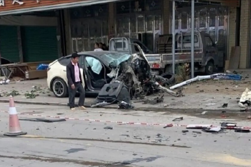 un-tesla-a-casi-200-km-h-sin-control-provoc-un-tr-gico-accidente-en