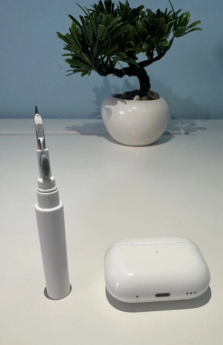 AirPods Proの隣で使用したツール