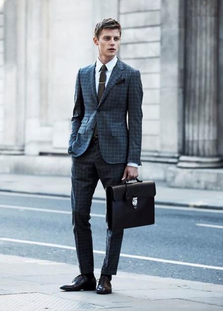 Gucci da la bienvenida al otoño con un lookbook tailoring muy apetecible