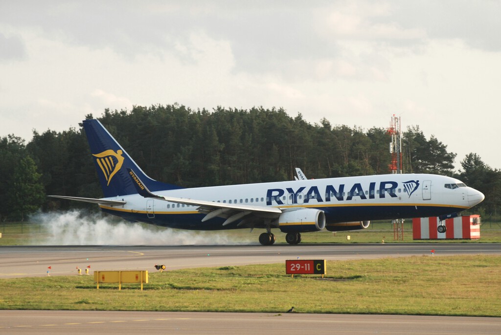 Ryanair se cargó 800.000 plazas este verano en los aeropuertos "pequeños" españoles. Amenaza con volver a hacerlo 