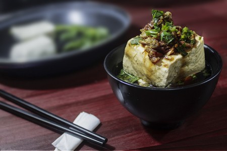 Dieta Okinawa: lo que tienes que saber sobre esta dieta que prioriza vegetales, tofu y soja