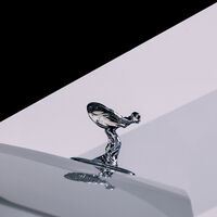 El Espíritu del Éxtasis renace por su 111º aniversario y lo estrenará el Rolls-Royce Spectre, su primer eléctrico