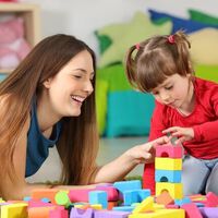 Así puedes estimular el desarrollo cognitivo de tus hijos este verano, según expertos Montessori