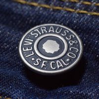 Así es la cazadora vaquera que Levi's está agotando a más del 50% de descuento esta primavera  