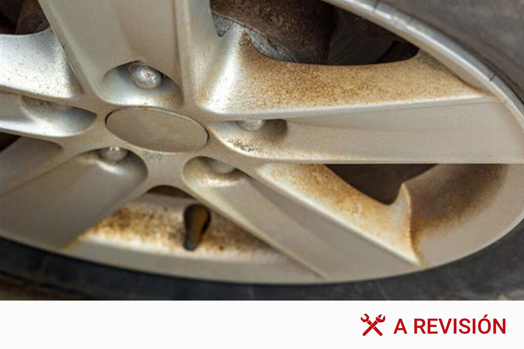 Estoy harto que las llantas de mi coche estén siempre sucias. Esto es lo que hago para evitar que el polvo de los frenos me las deje echas un asco 