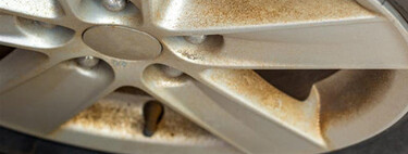 Por mucho que lave el coche, las llantas siempre quedan sucias. Esto es lo que hago para evitar que el polvo de los frenos me las deje echas un asco