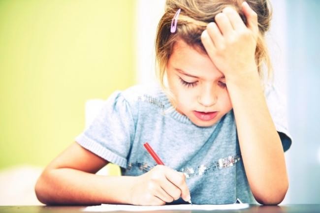 El polémico libro de texto de 1º de ESO: "Skateitor" les enseña a los niños a "evitar marrones"