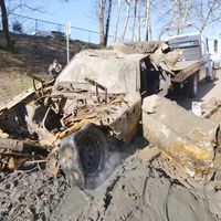 Hay gente que está rescatando coches abandonados en un río: desde un Mazda RX-7 hasta un Ford Mustang comidos por el óxido