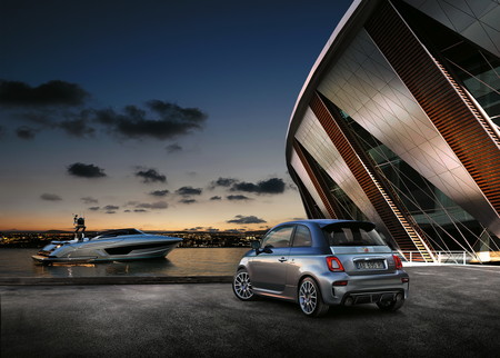 Este Abarth 695 Rivale de 180 CV dice ser es 'el escorpión más sofisticado de la historia'