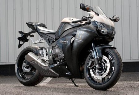 Honda CBR 1000RR McGuinnes replica