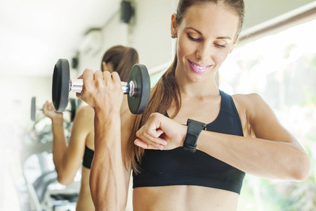 Ponte en forma en Navidad con este circuito para entrenar en casa + juego Trivial fitness