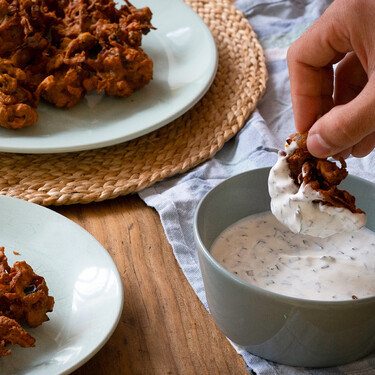 Pakora de verduras, un aperitivo indio para disfrutar de una fritura vegetariana