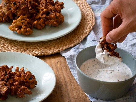 Pakora de verduras, un aperitivo indio para disfrutar de una fritura vegetariana