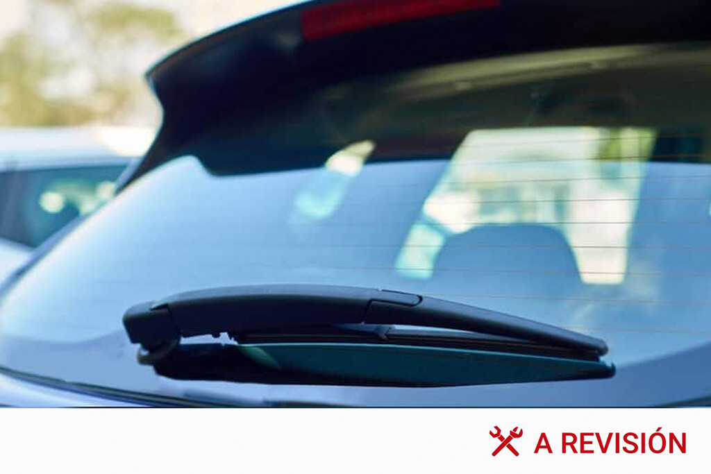 ¿Para qué sirven estas líneas en la luna trasera del coche? Sí, para desempañar y para algo más 