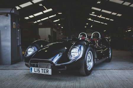 Lister revivirá el Knobbly de carreras de los cincuenta, en edición limitada y para calle