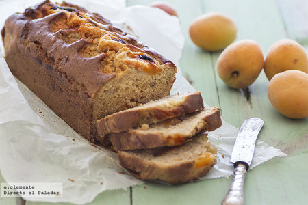 Bizcocho sin gluten de plátano y albaricoques. Receta sin gluten