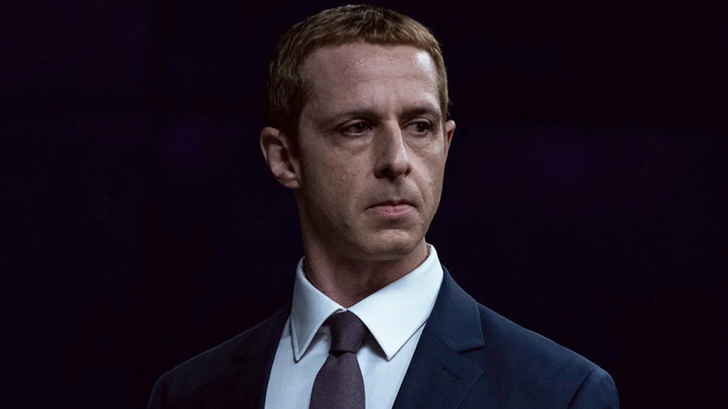 Jeremy Strong se toma tan en serio su papel de Mark Zuckerberg en la secuela de 'La Red Social' que le envió su propia "solicitud de amistad"