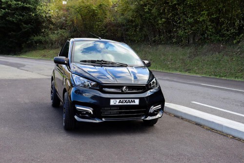 Existen autos para "niños" de 14 años y no necesitan licencia: así son estos microcoches