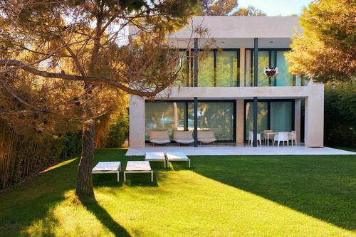 Conjunto de exterior Carrefour con sombrilla