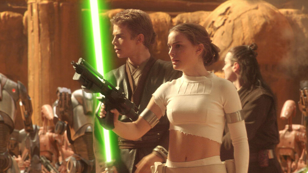 ¿De dónde salieron las espadas láser que le dieron a Obi-Wan y Anakin en Geonosis durante Star Wars: El Ataque de los Clones? 