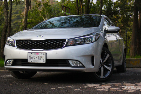 KIA Forte 2018, videoprueba: Igual por fuera, pero con motor nuevo