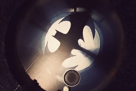 hotel-eden-y-su-habitacion-de-batman-04.jpeg