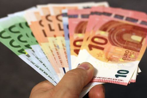 El SMI podría subir hasta los 1.400 euros en España si la propuesta de la UE sale adelante