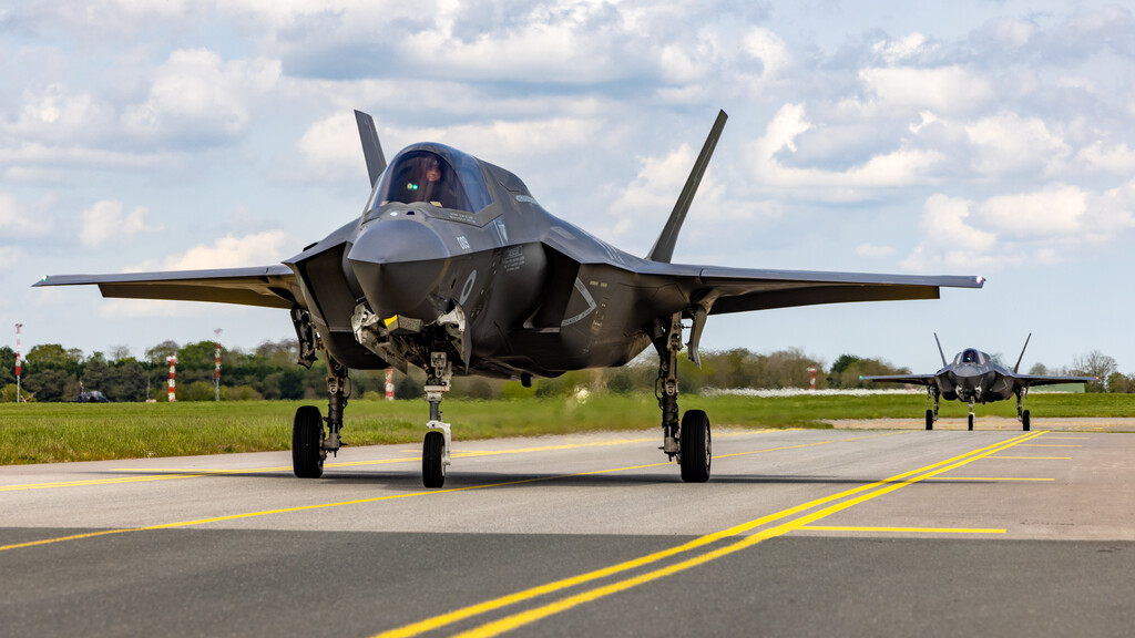 Reino Unido esperaba un caza invencible. A día de hoy, el F-35 vuela poco y no puede disparar su propio armamento