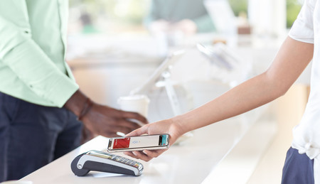 Usar Apple Pay para pedir, comer y pagar para mejorar la experiencia y comodidad del usuario