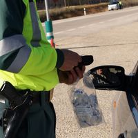 Los hombres son los mayores consumidores de alcohol y drogas ilegales y los que más fallecen en la carretera, según un estudio
