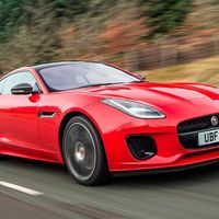 El Jaguar F-Type estrena motor cuatro cilindros y se lanza a la yugular del 718 Cayman