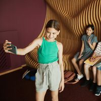 Puntos "Llama a casa desde aquí", la solución de Navarra para que los niños estén tranquilos por la calle sin teléfono