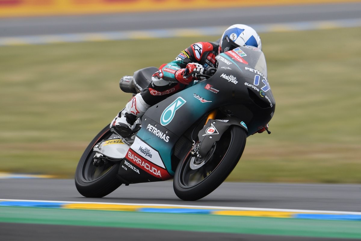 John McPhee se lleva una alocada carrera de Moto3 en Le Mans y Canet mantiene el liderato del mundial