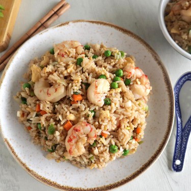 Arroz frito chino: la receta más emblemática de la cocina china, con todas las técnicas para que quede perfecta