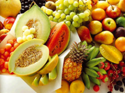 Piernas cansadas e hinchadas con el calor, remédialo con alimentos antioxidantes